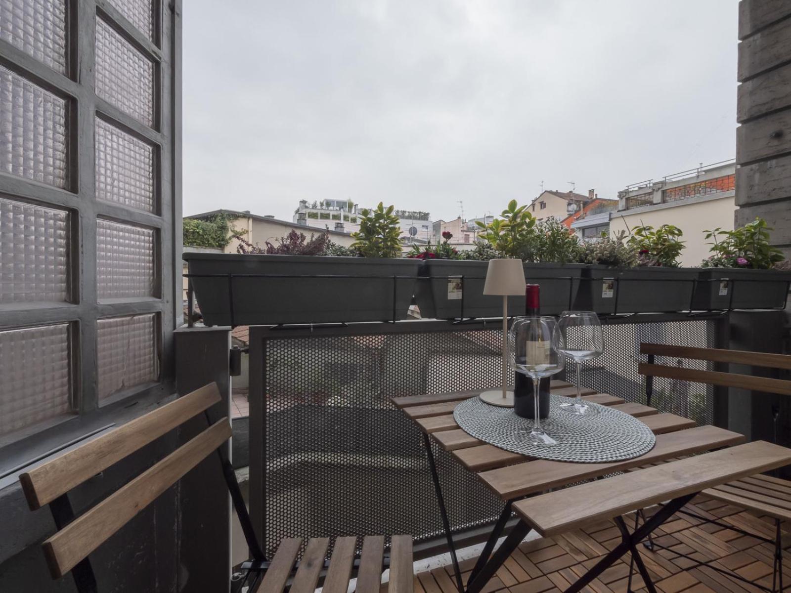 Spacious 2bdr With Balcony Arco-sempione Area, By Rentopolis * Milano