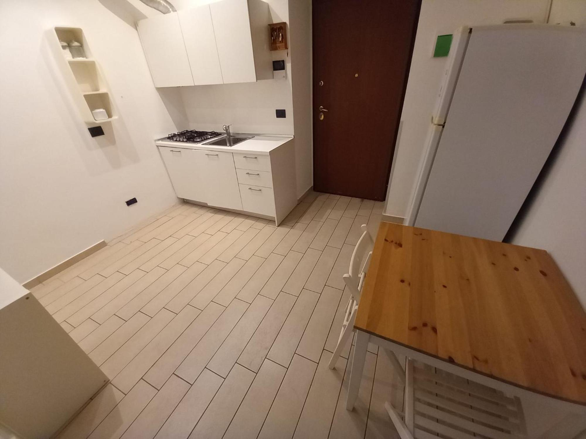 3 Station Free Parking * Milano