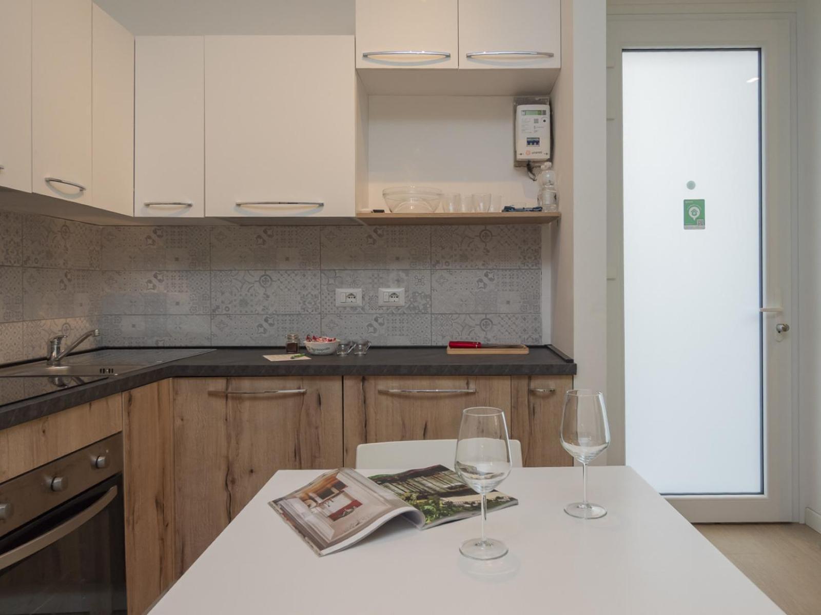 Modern & Functional Steps From Bosco Verticale & Gae Aulenti Apartment *