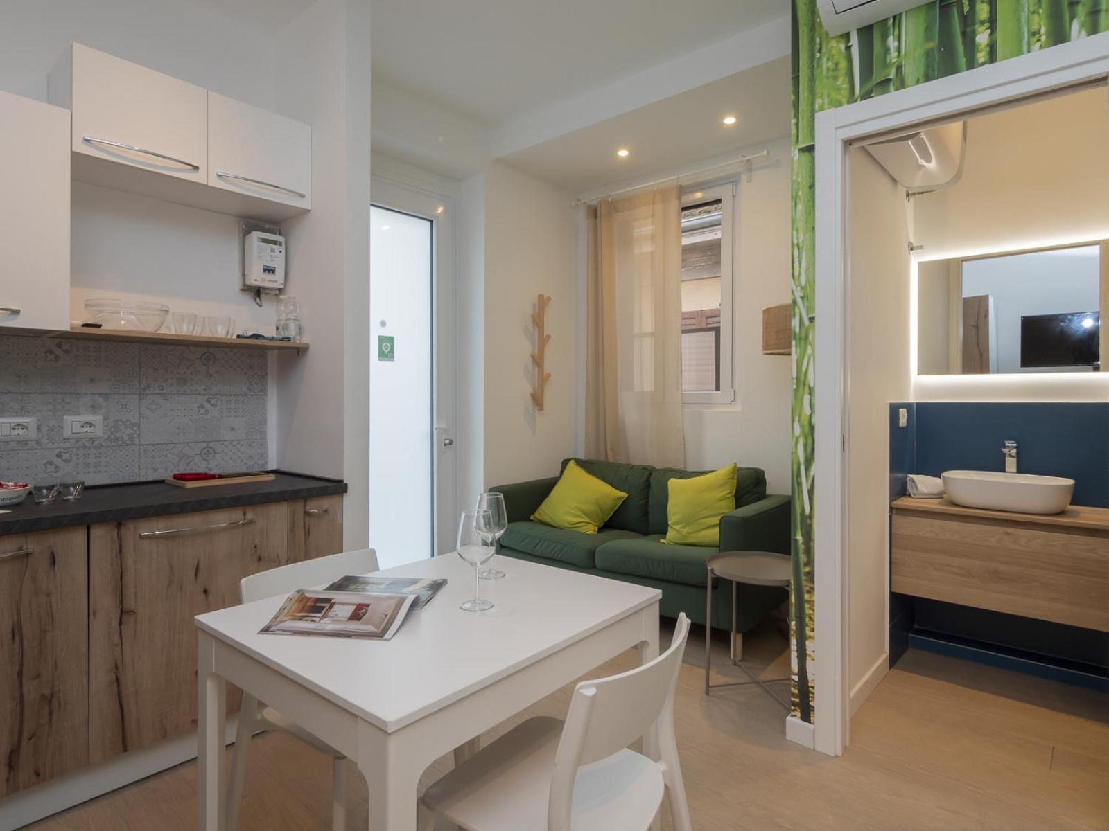 Modern & Functional Steps From Bosco Verticale & Gae Aulenti Apartment Milan