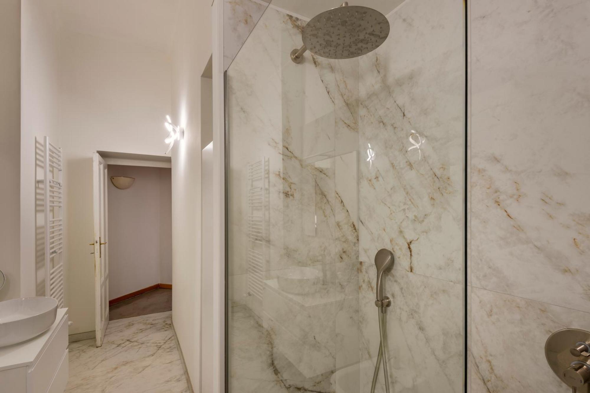 Duomo Shopping Apartment *