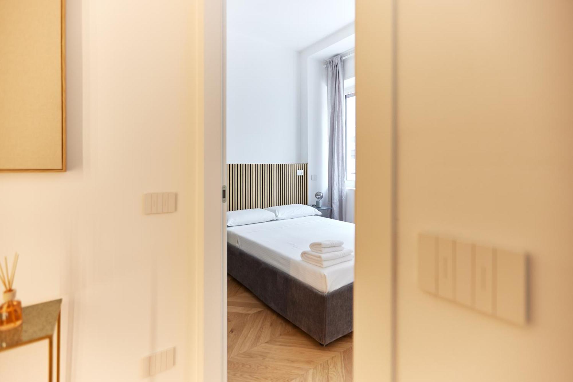 Duomo Imperial Suits - Modern And Comfortable * Milano