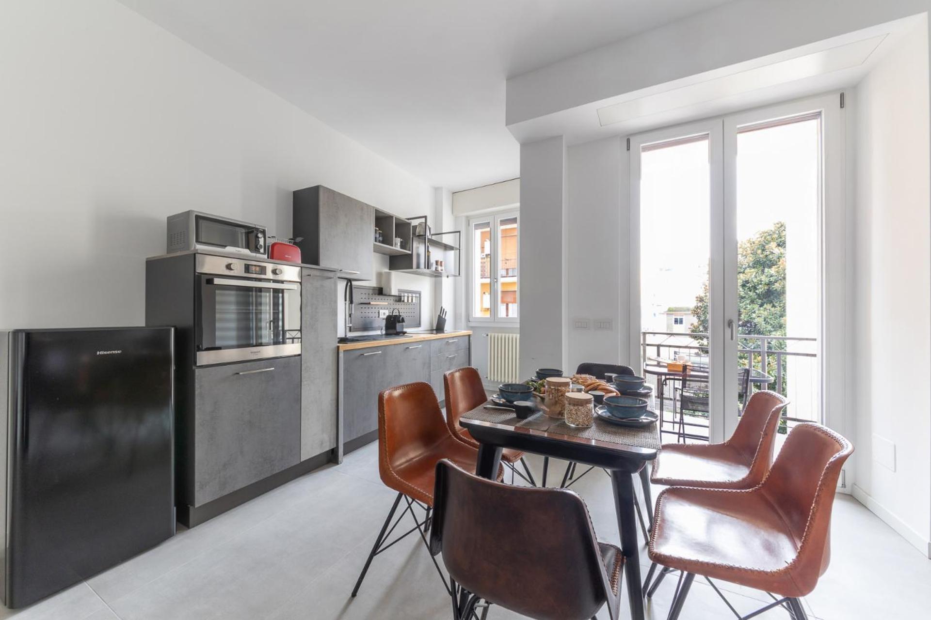 Modern And Comfortable In Cenisio Area * Milano