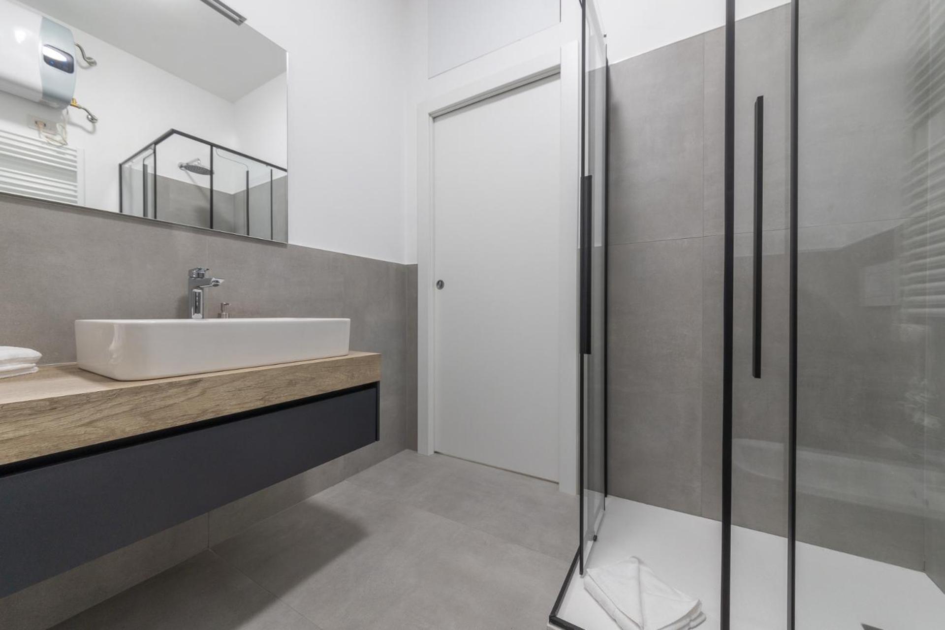 Modern And Comfortable In Cenisio Area Appartamento