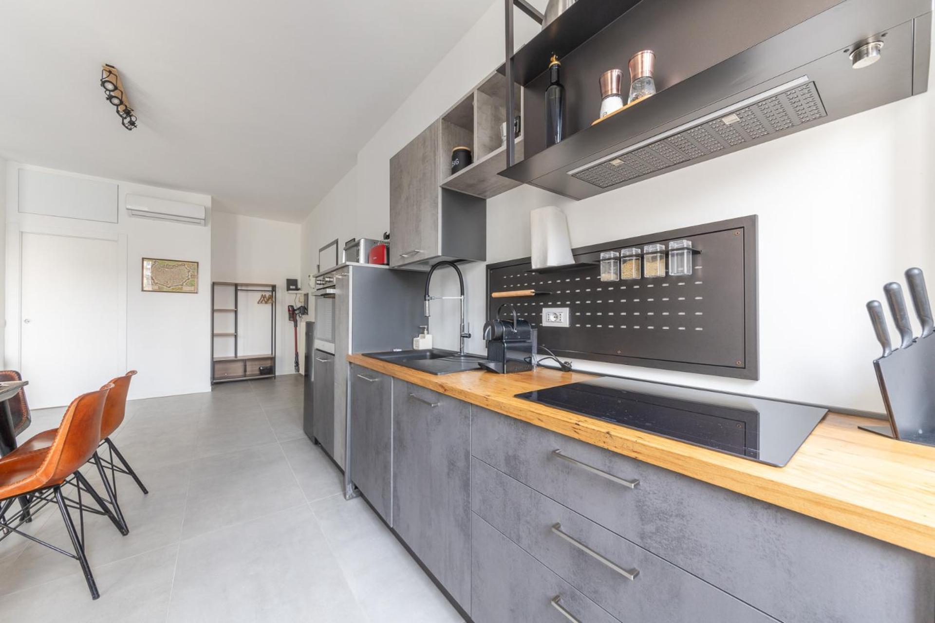 Appartamento Modern And Comfortable In Cenisio Area Milano