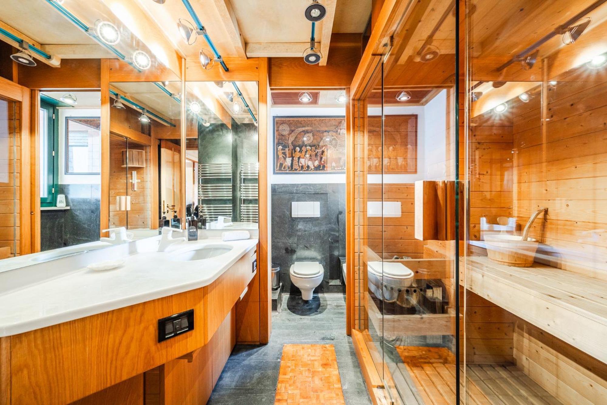 Luxury Penthouse - Sauna, Garage, Office, Terrace * Milano