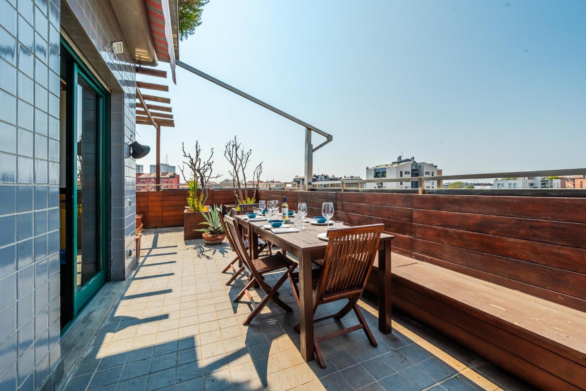 Luxury Penthouse - Sauna, Garage, Office, Terrace * Milano