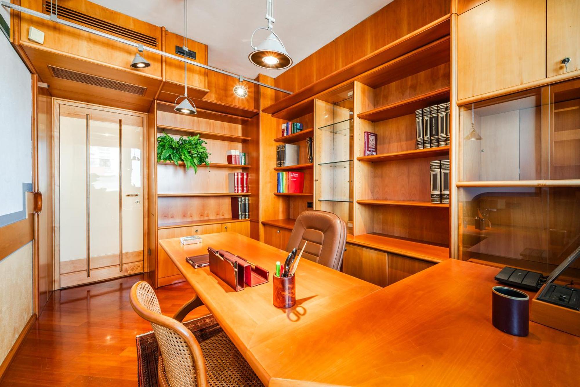 Luxury Penthouse - Sauna, Garage, Office, Terrace Casa vacanze *