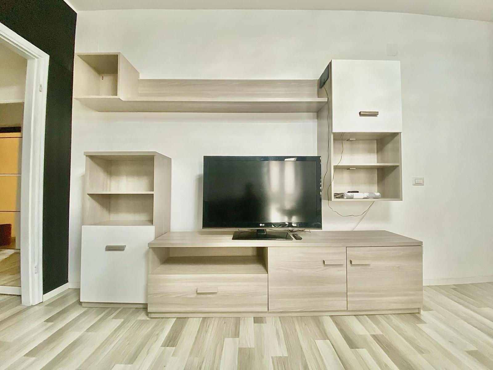 Lugano S&s Home, Moderna E Tranquilla, Vicino Al Centro Di Milano, Con Parcheggio Gratuito Esterno
