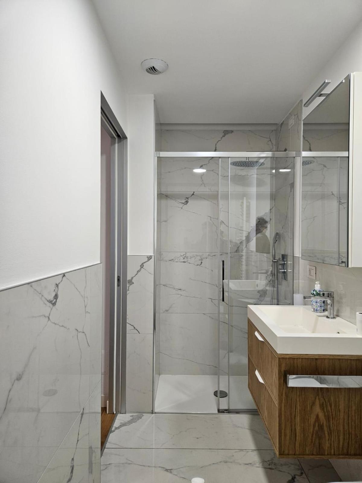 Appartamento 3-bedroom - Sleeps 7 - With Gym *