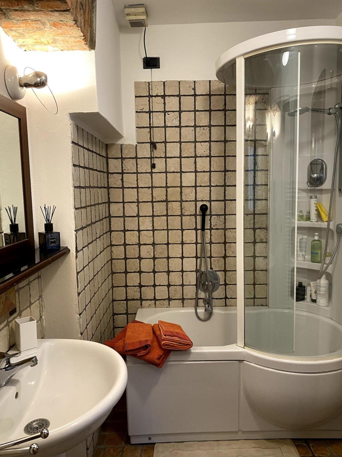 Adalbert House On 2 Levels Appartamento *