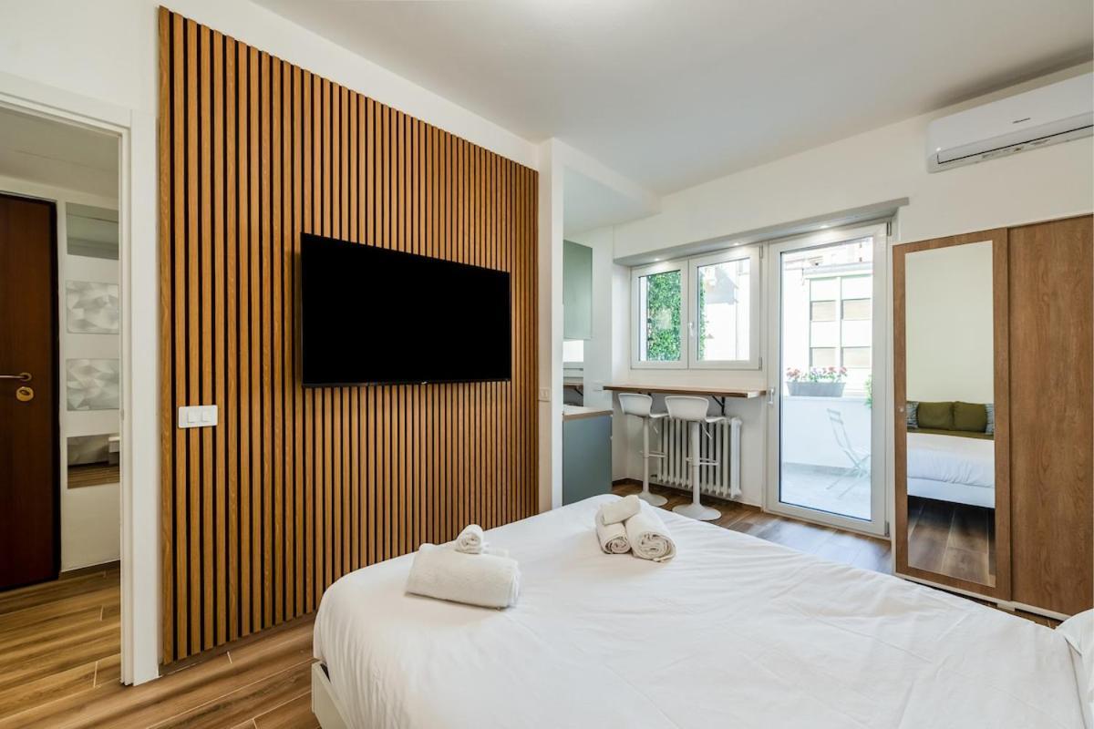 Bright Elegant Flat With Balcony, Portello * Milan