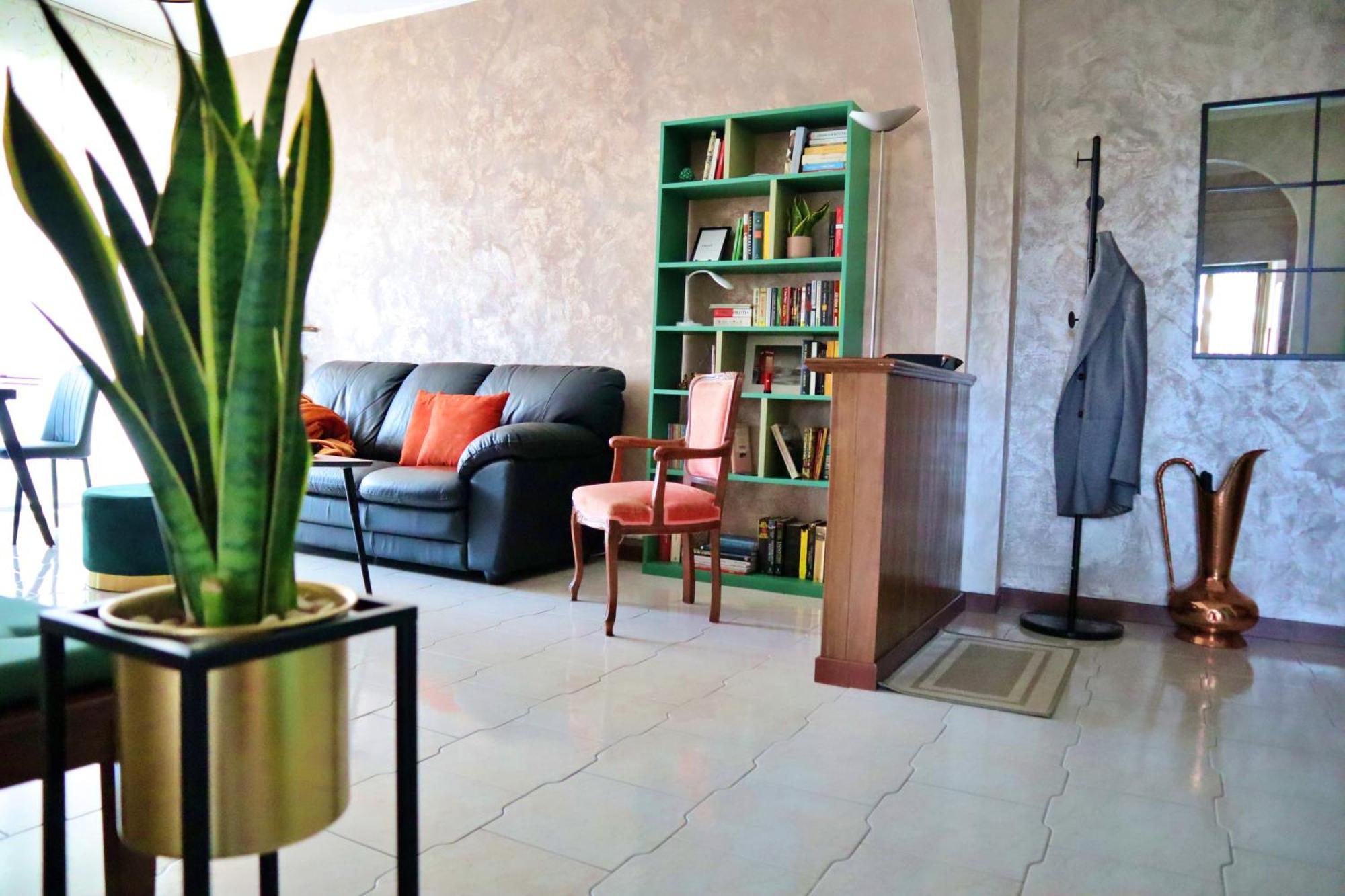 Cozy Room In Elegant Flat Shared With Alex, Tube 5 Min Walking Alloggio in famiglia *