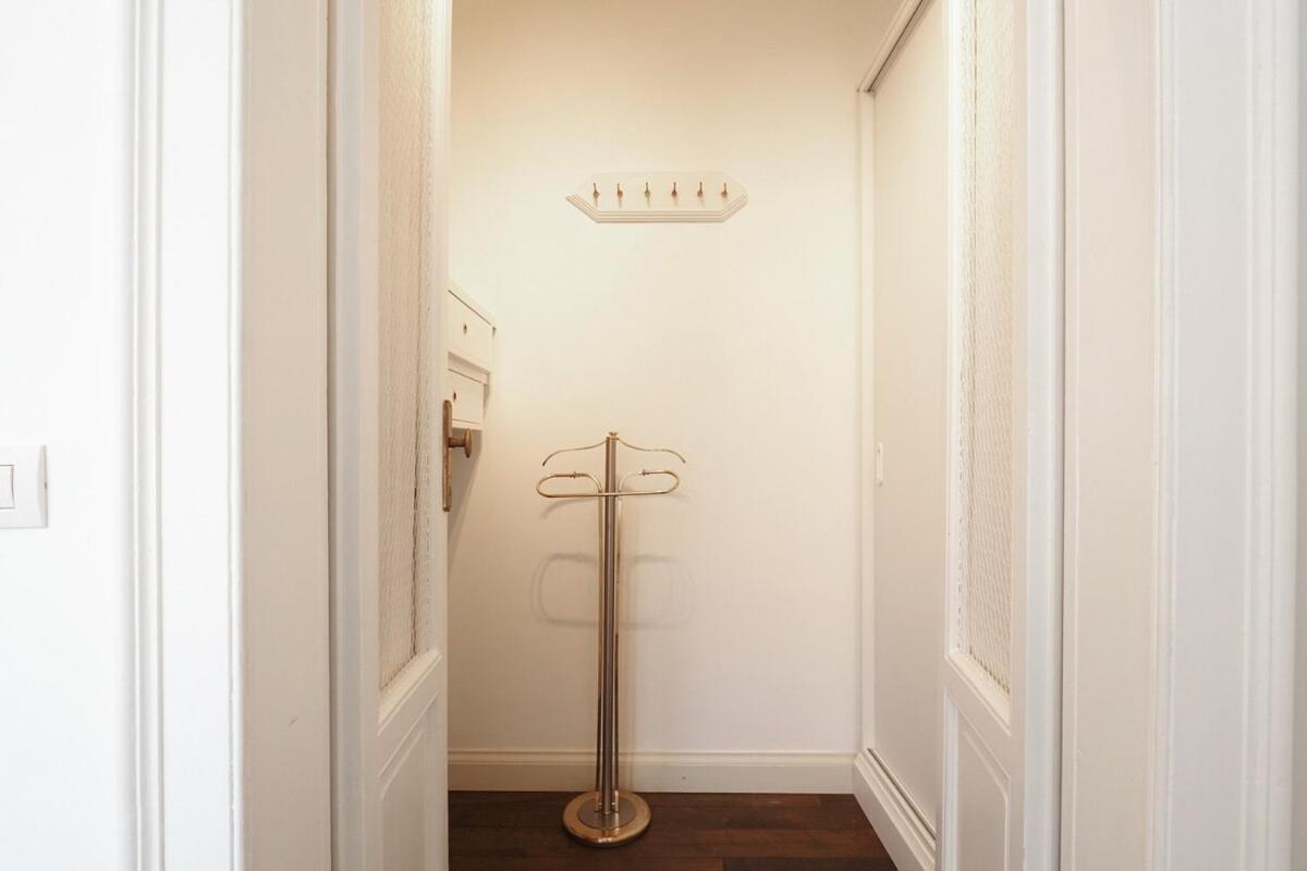 Refined And Bright One-bedroom Near Risorgimento Appartamento