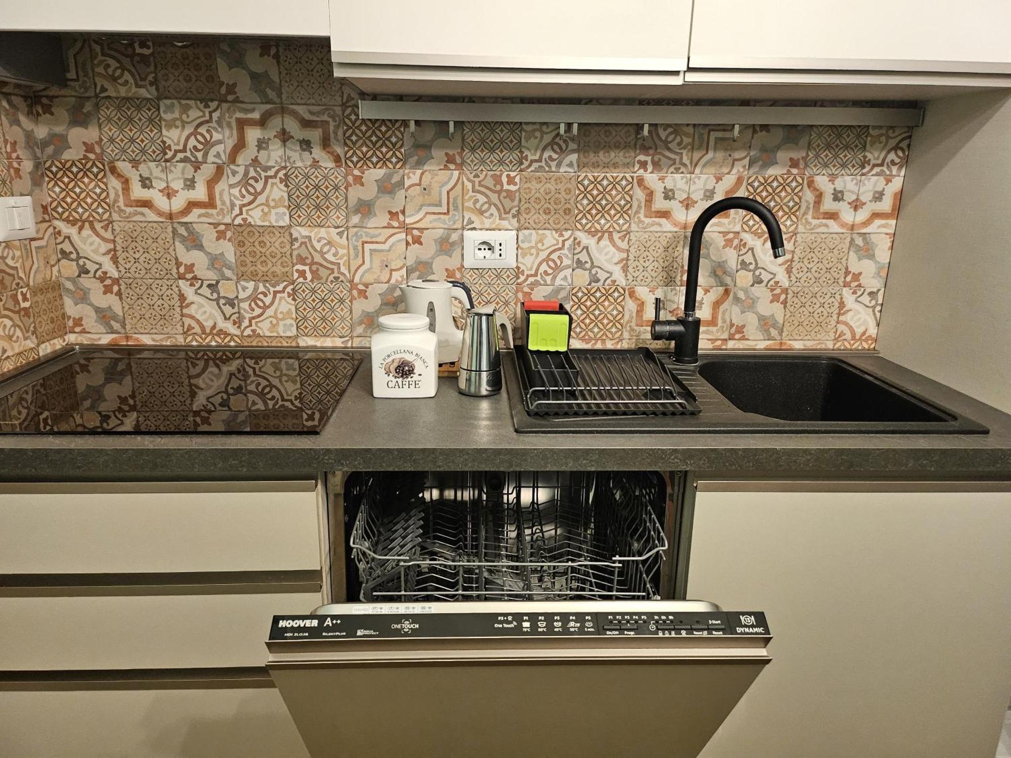 Comfortable Flat Inside Isola And Garibaldi District Milano