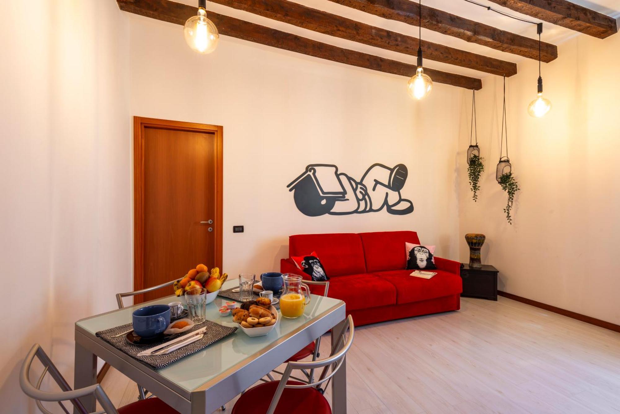 Lecco, 20 - In The Heart Of The Rainbow District * Milano