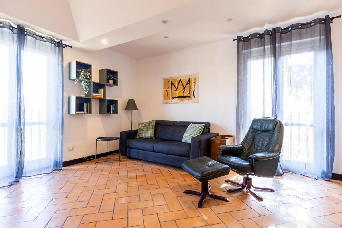 15th-century Apt, City-mxp Train Apartment