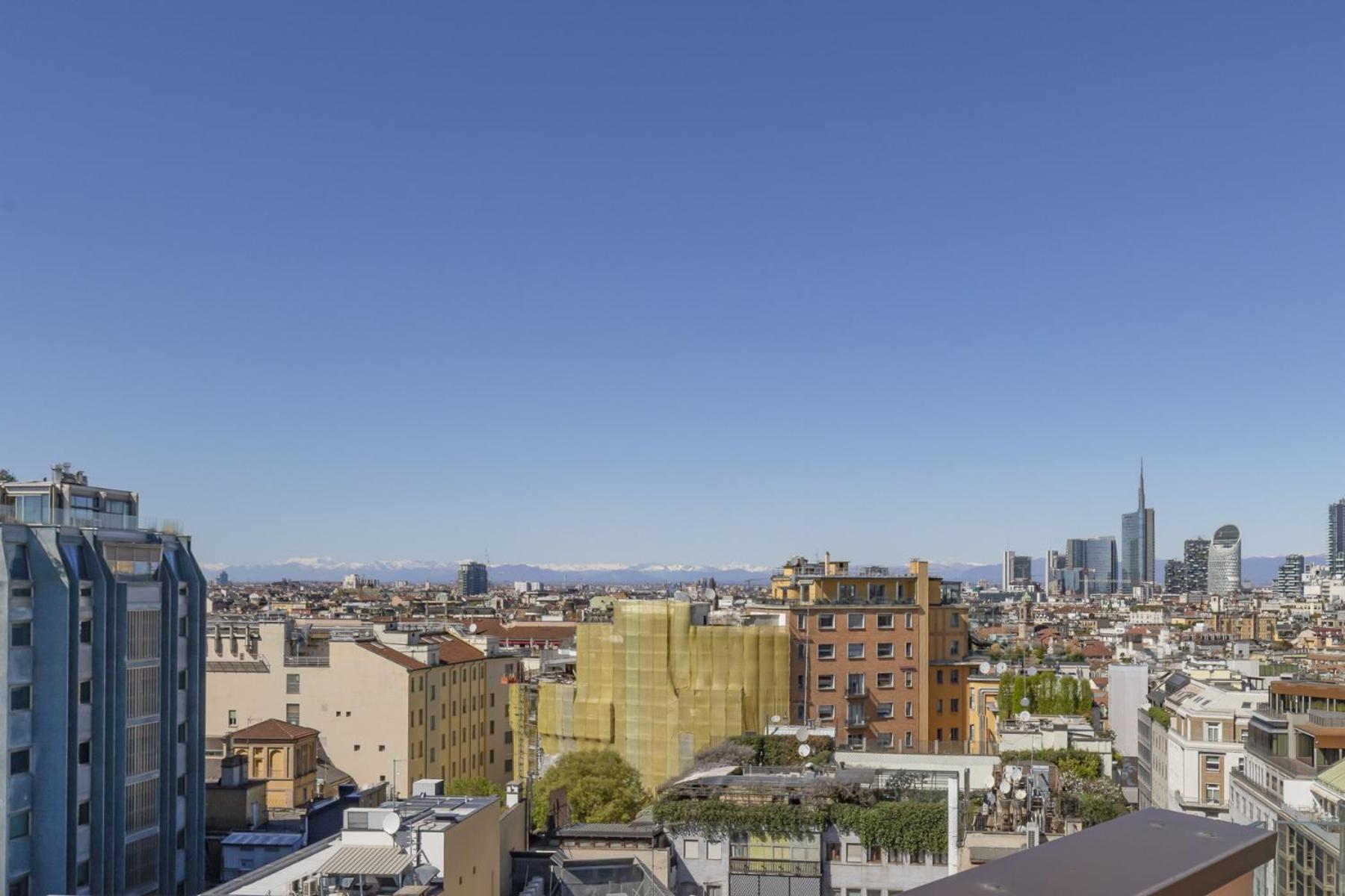 San Babila Tower With Panoramic Terrace Overlooking Duomo By Rentopolis Leilighet