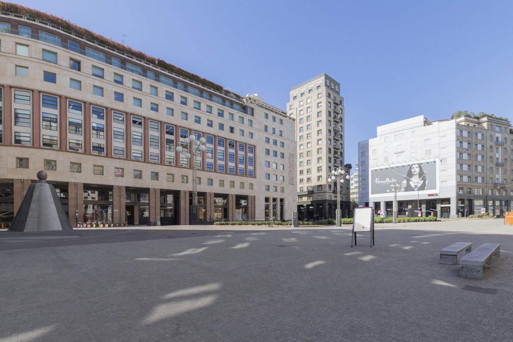 Leilighet San Babila Tower With Panoramic Terrace Overlooking Duomo By Rentopolis Milano