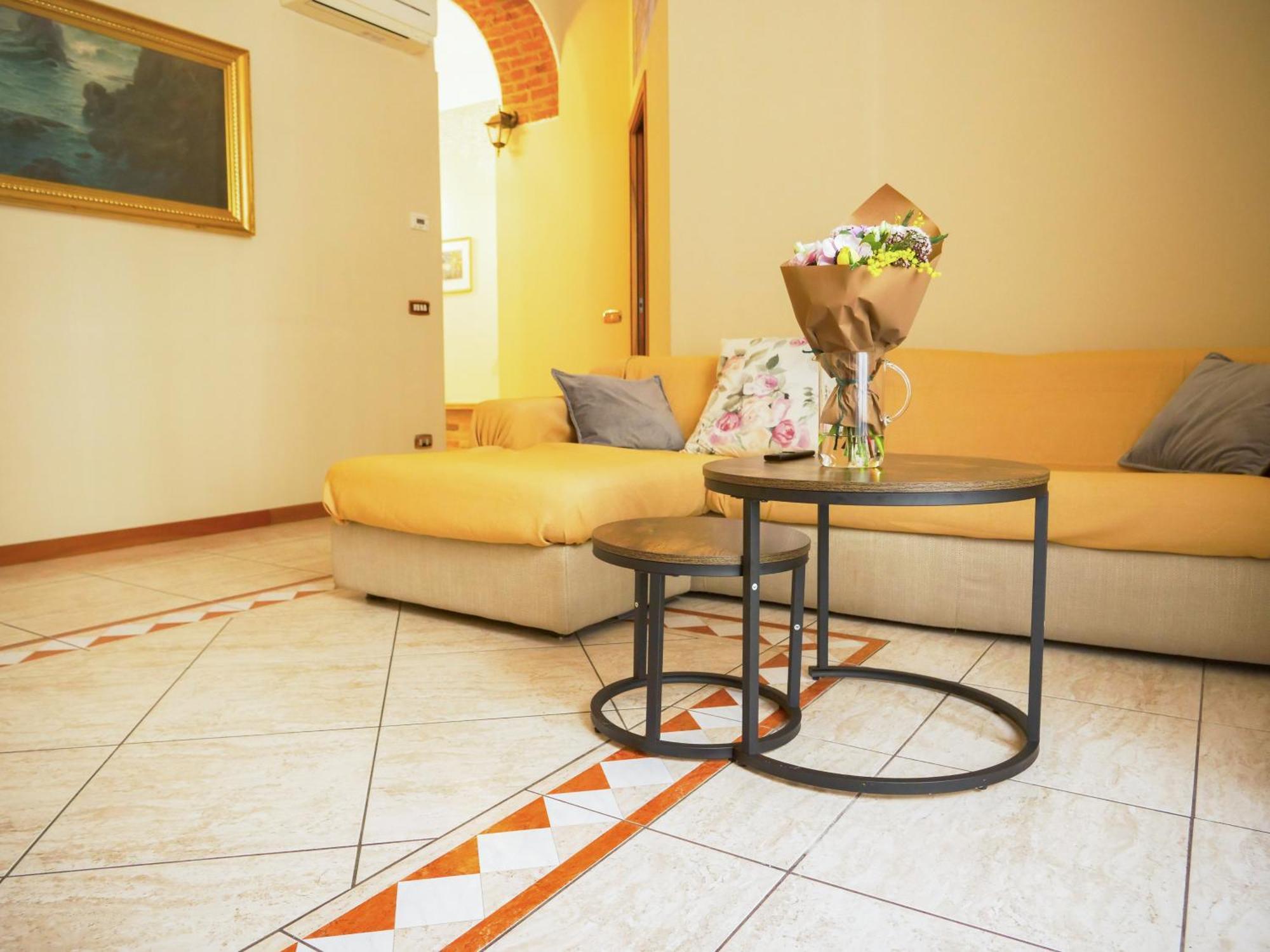 Wonderful Downtown Apartment-hd Netflix, King-size Bed, Two Minutes' Walk From Metro Appartement Milaan
