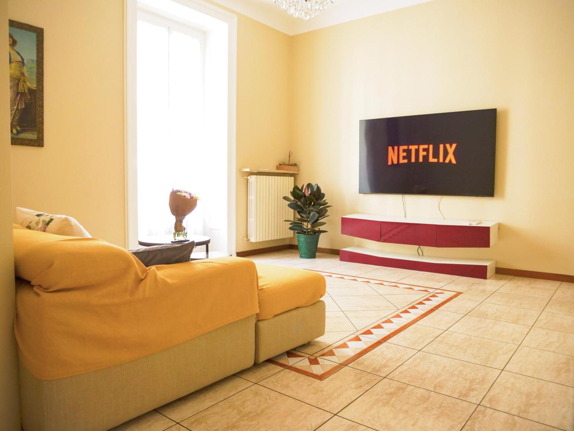 Appartement Wonderful Downtown Apartment-hd Netflix, King-size Bed, Two Minutes' Walk From Metro Milaan