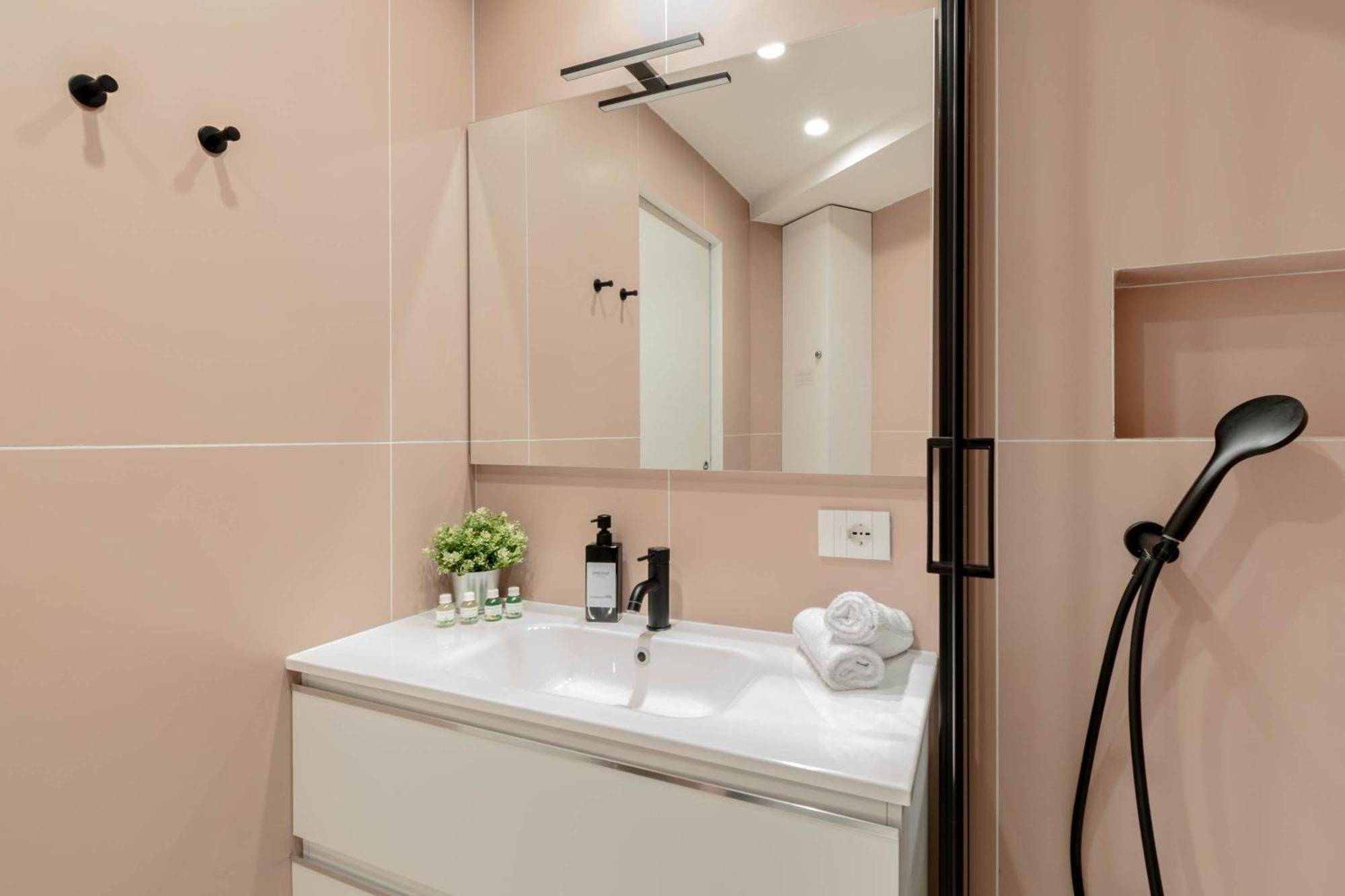 Appartamento Design 39 - Metropolitana M4 - Aeroporto Linate