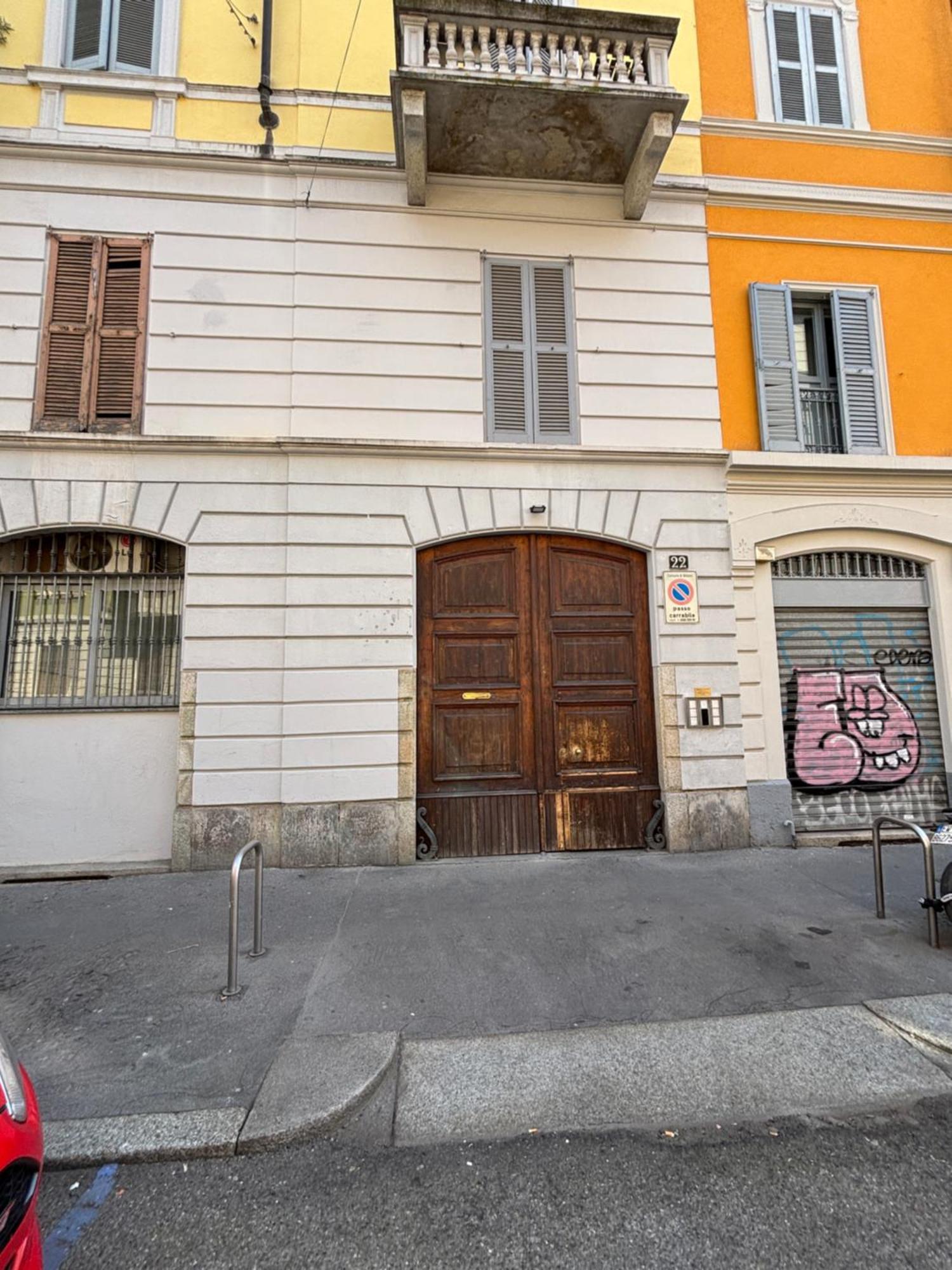 La Vecchia Milano-les Nubles Vannucci - Il Ballatoio E Il Cortile Milaan