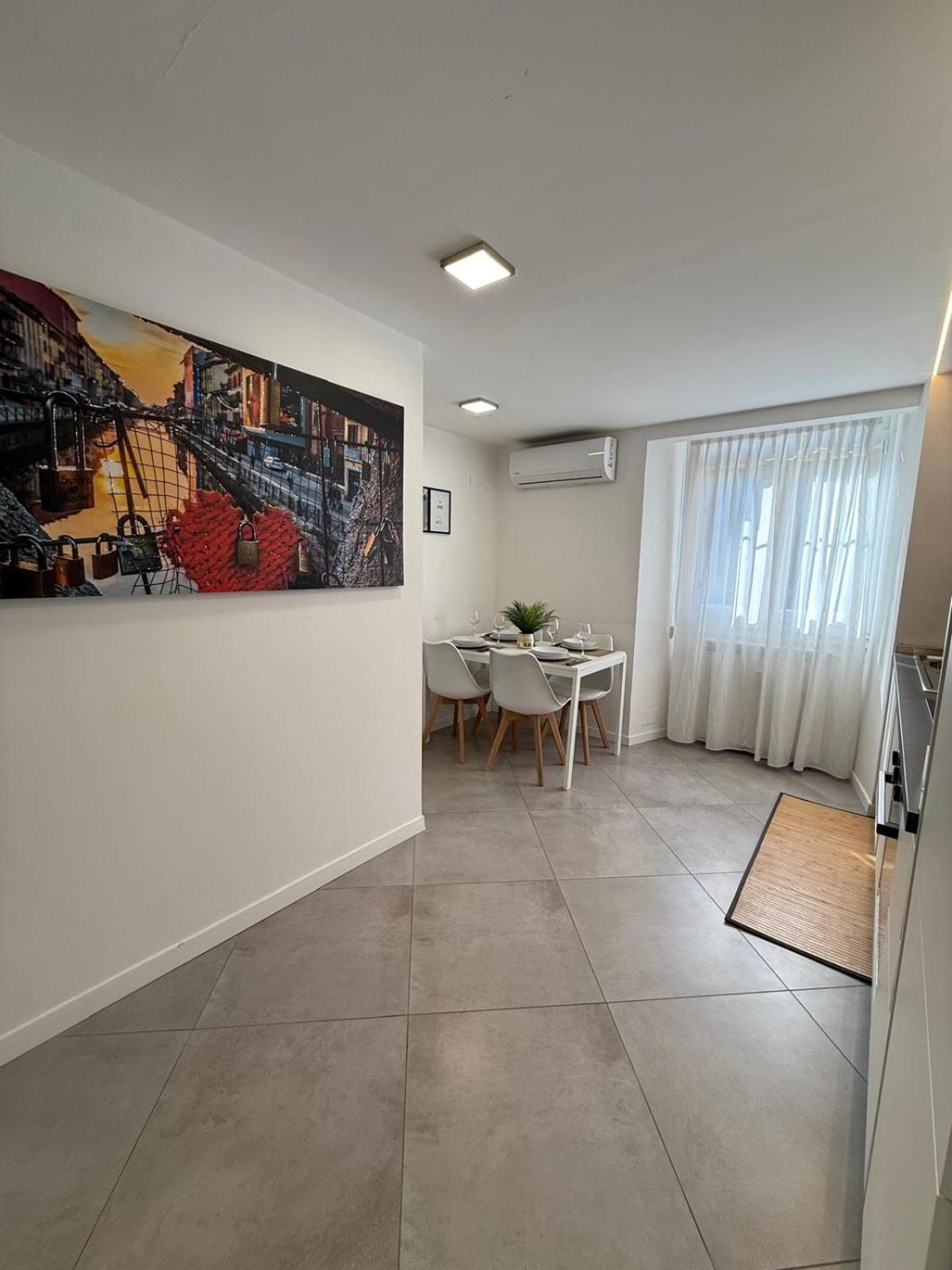 Elegant 3 - Level Loft - 3 Bedrooms, 3 Baths, Fast Wi-fi Appartamento Milano