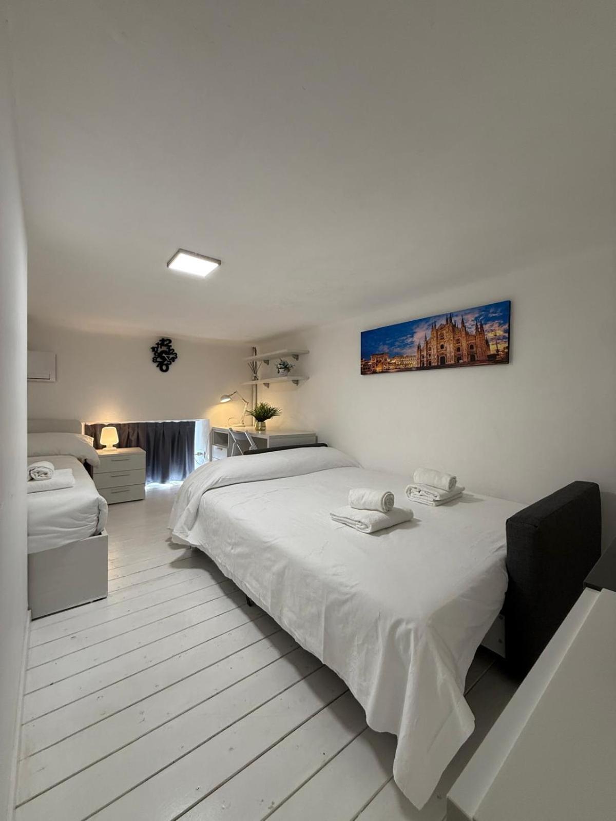 Elegant 3 - Level Loft - 3 Bedrooms, 3 Baths, Fast Wi-fi Milano