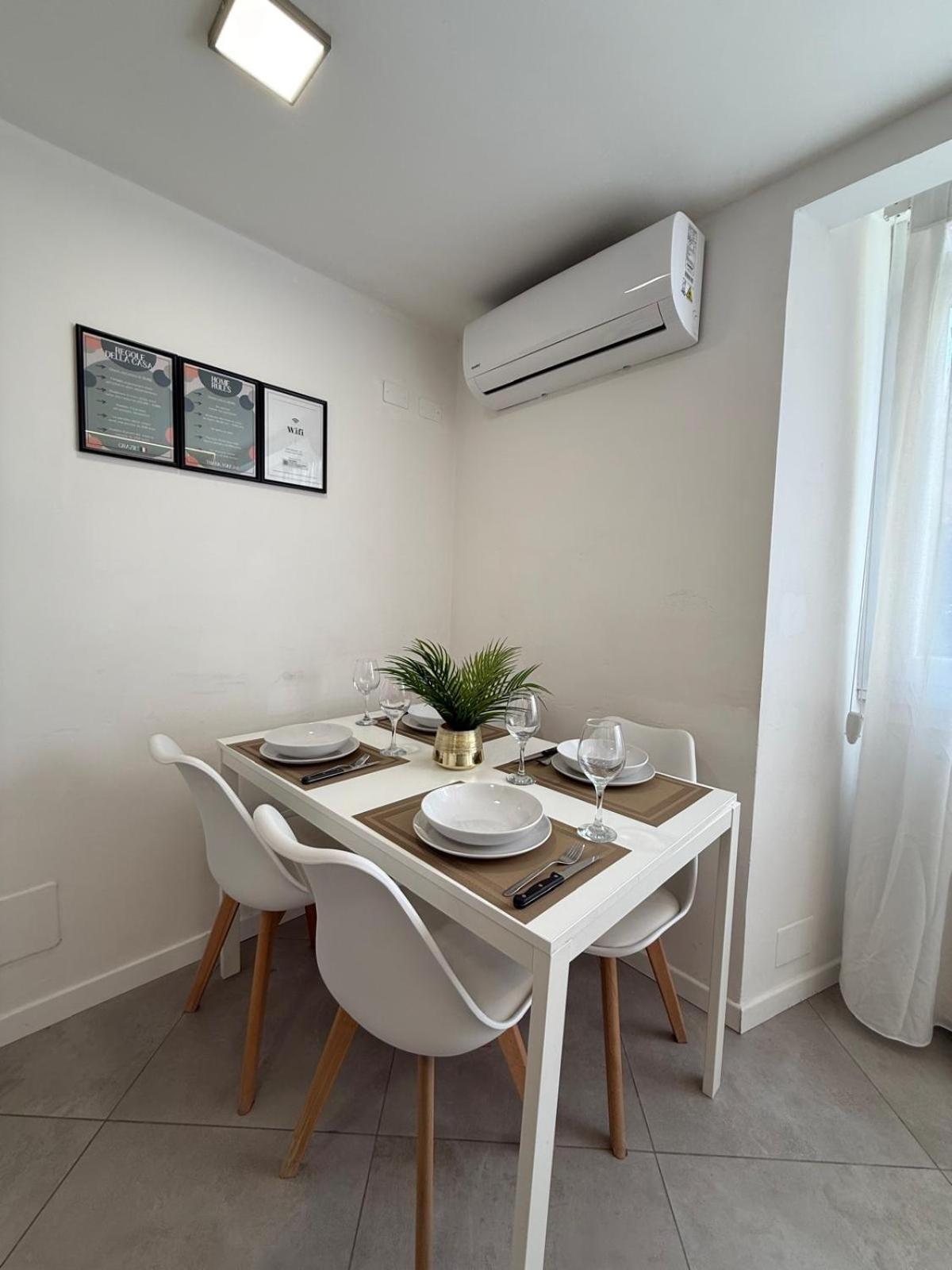 Elegant 3 - Level Loft - 3 Bedrooms, 3 Baths, Fast Wi-fi Appartamento Milano