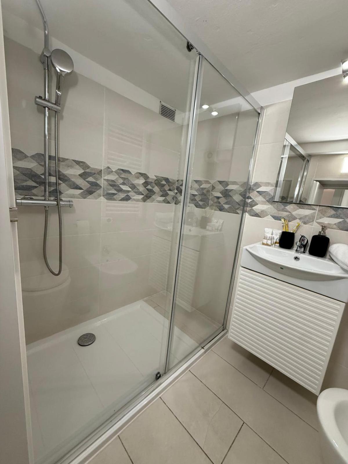Elegant 3 - Level Loft - 3 Bedrooms, 3 Baths, Fast Wi-fi Appartamento *