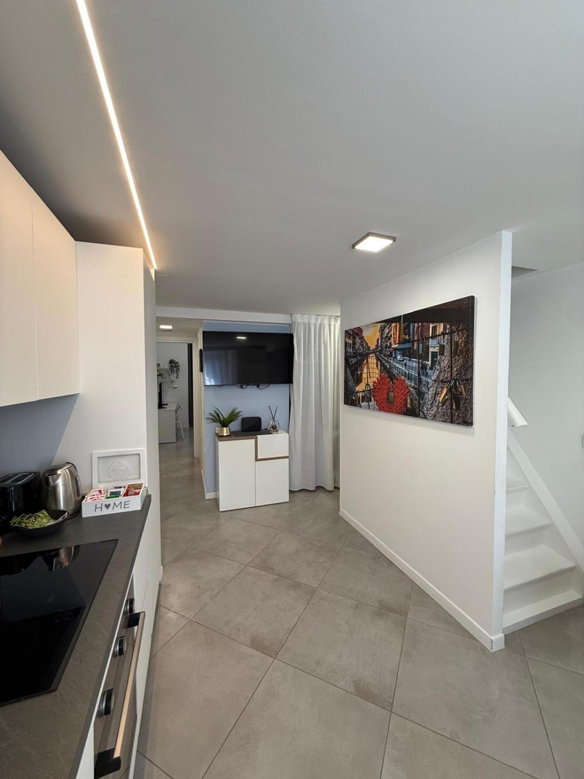 Appartamento Elegant 3 - Level Loft - 3 Bedrooms, 3 Baths, Fast Wi-fi Milano