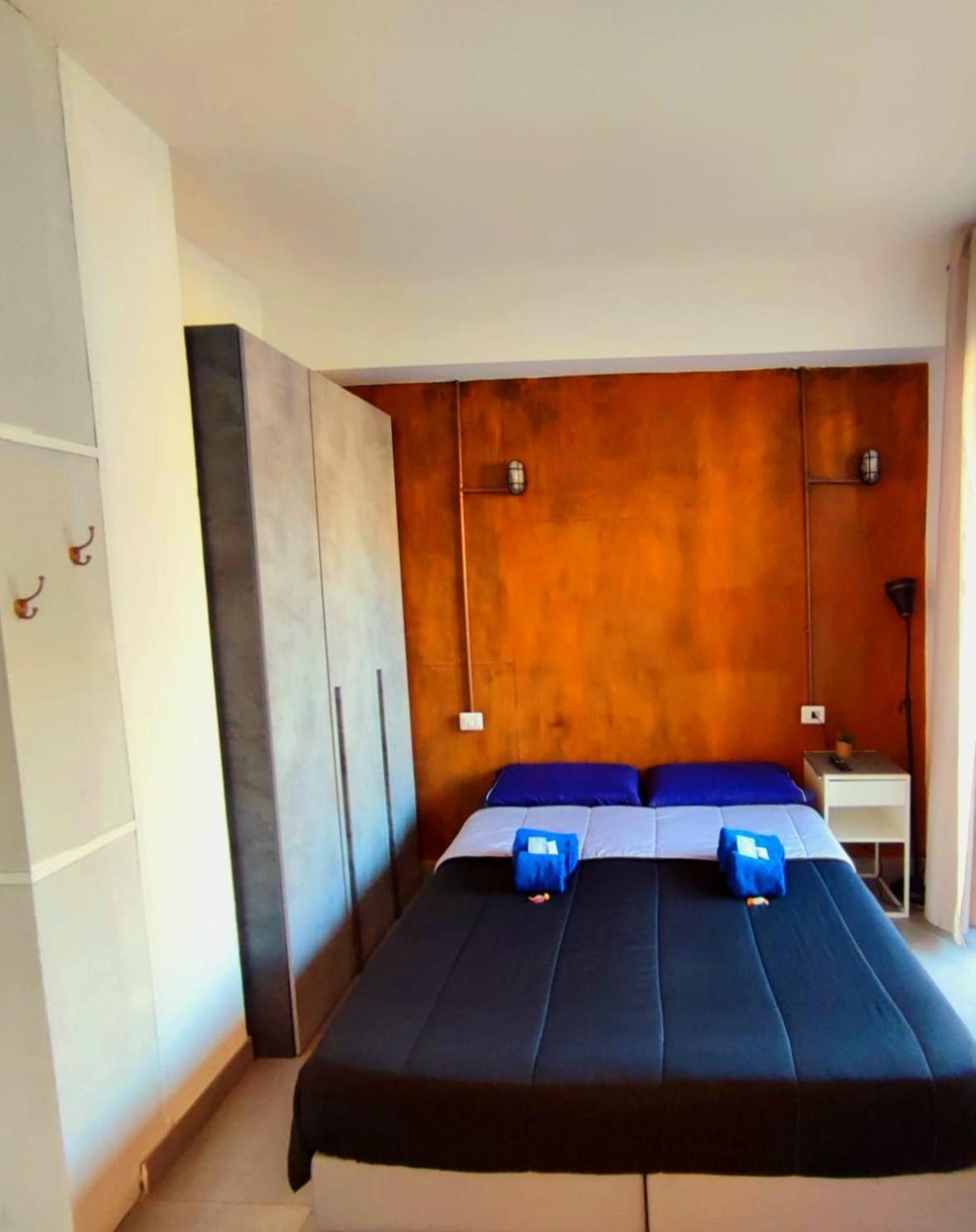 -l' Oasi Del Turista, 1- Station Affittacamere