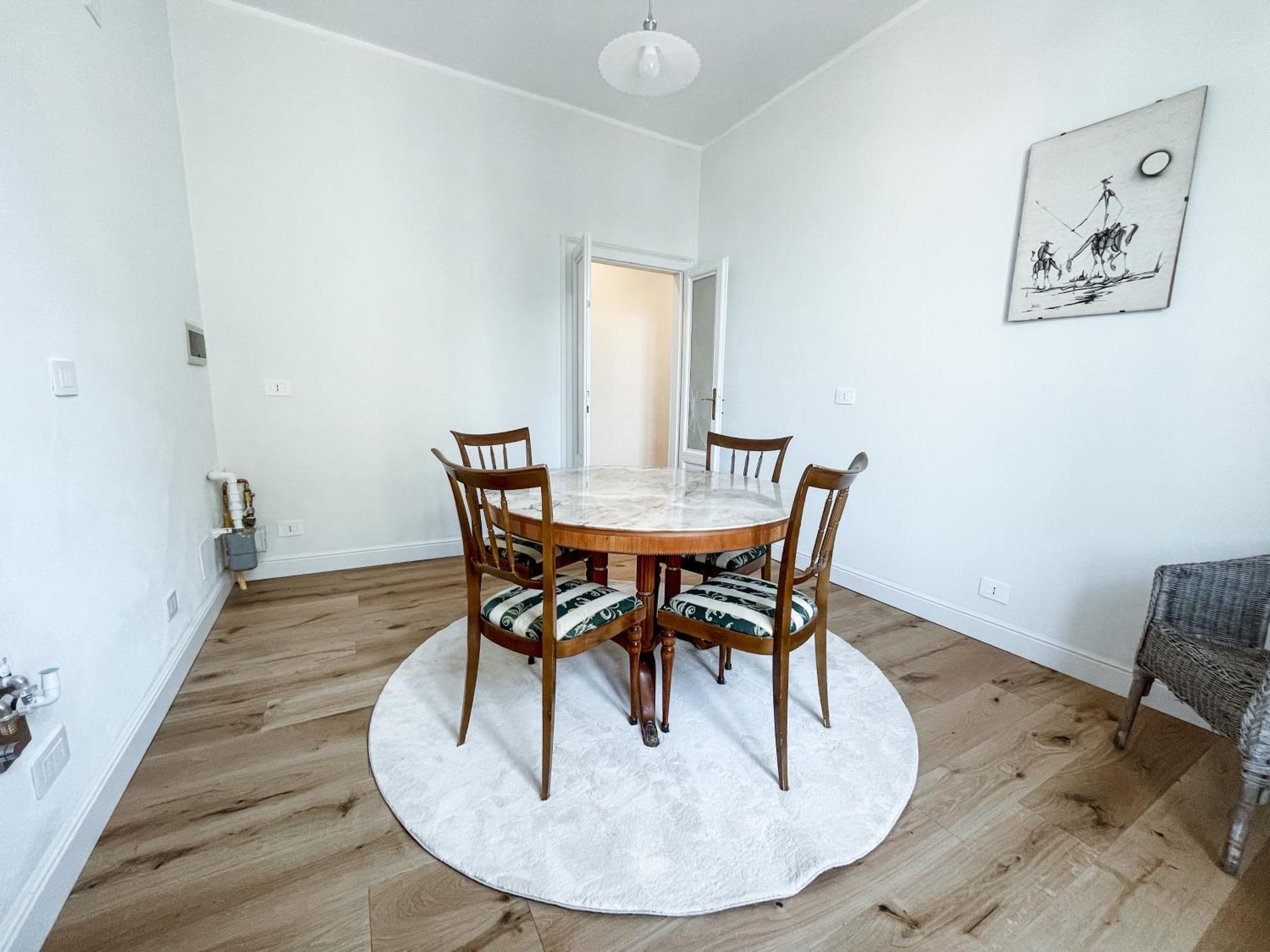 Villoresi - Large Flat Navigli, * Milano