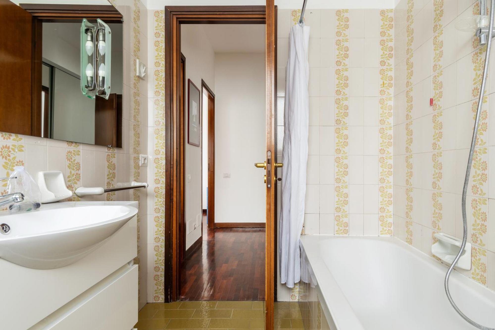 Wonderful Three-room Just Few Minutes Away From Mm Tricolore