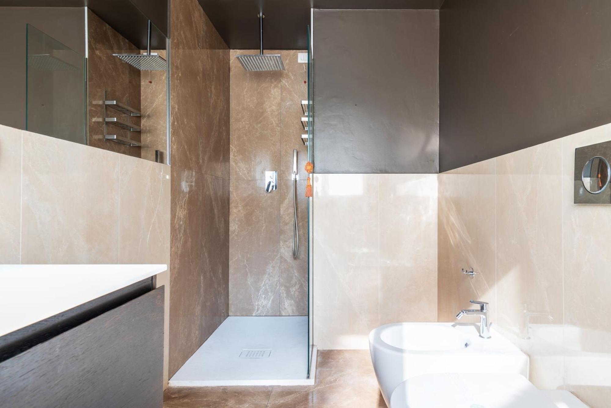 Spacious And Bright In The Center Apartment Milan