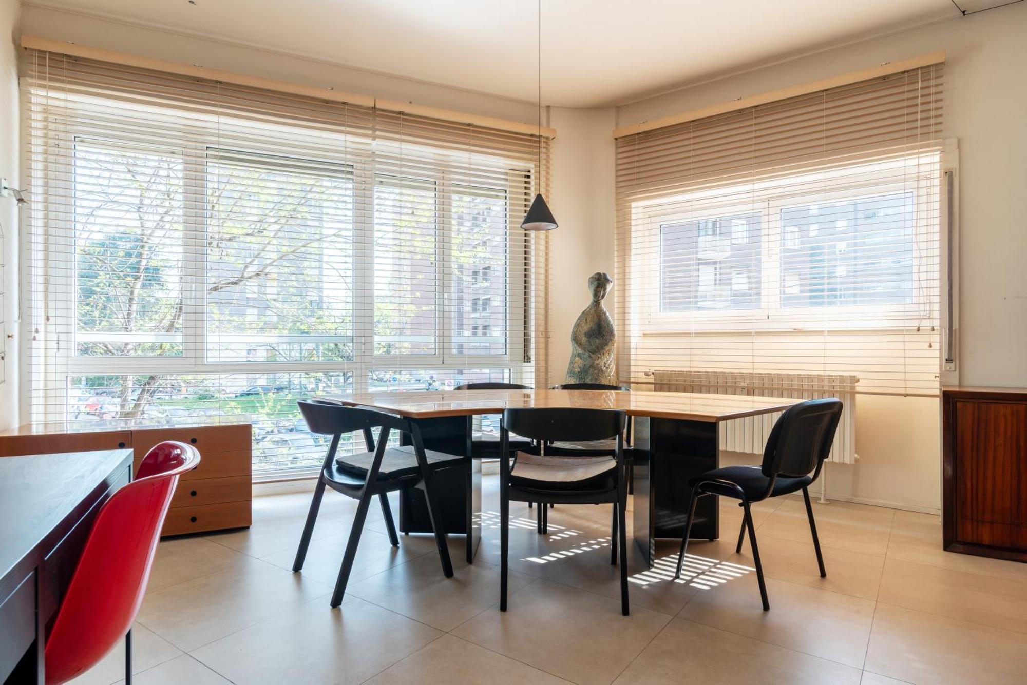 Spacious And Bright In The Center Apartment Milan