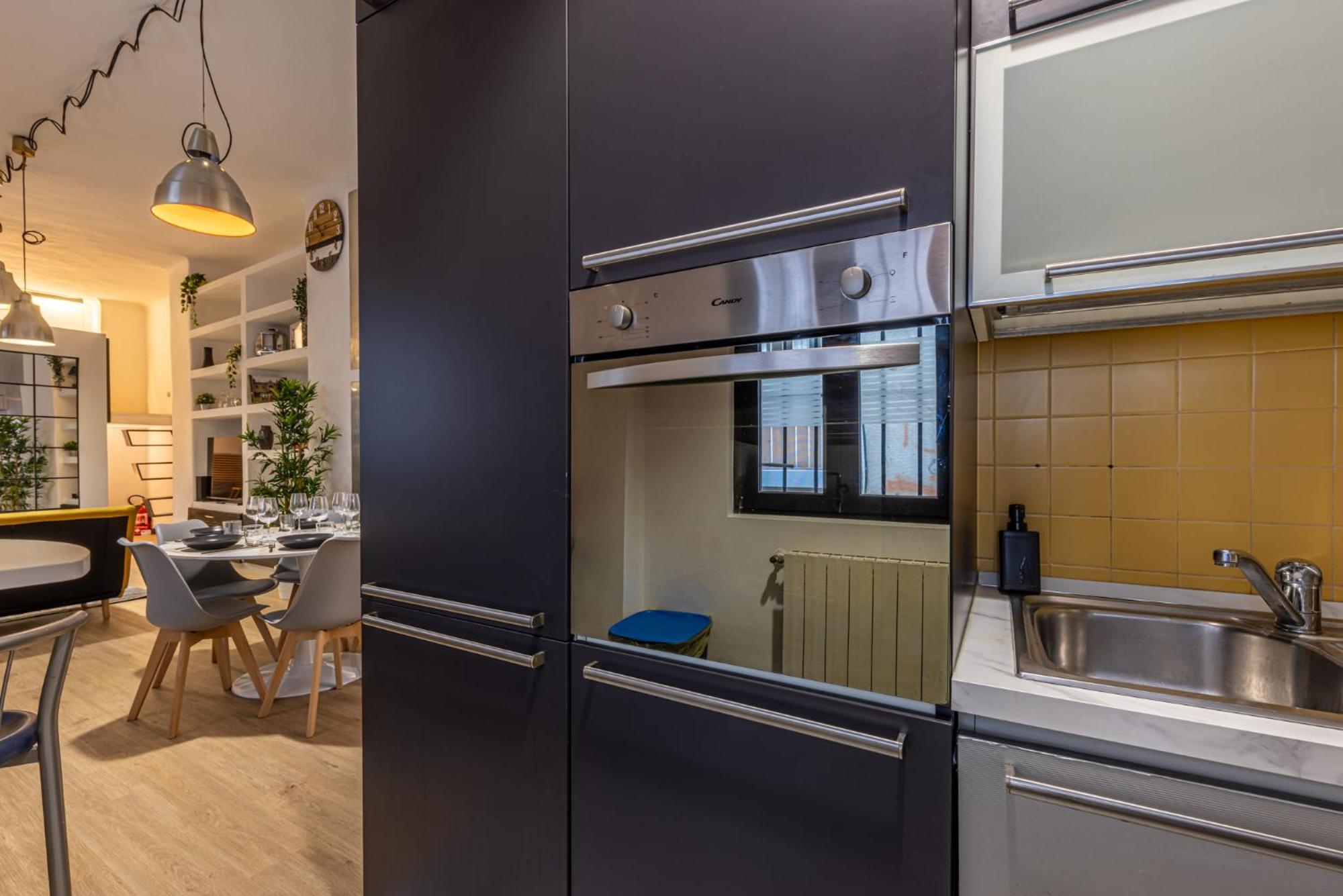 Industrial Loft Near The Centre Of Appartamento