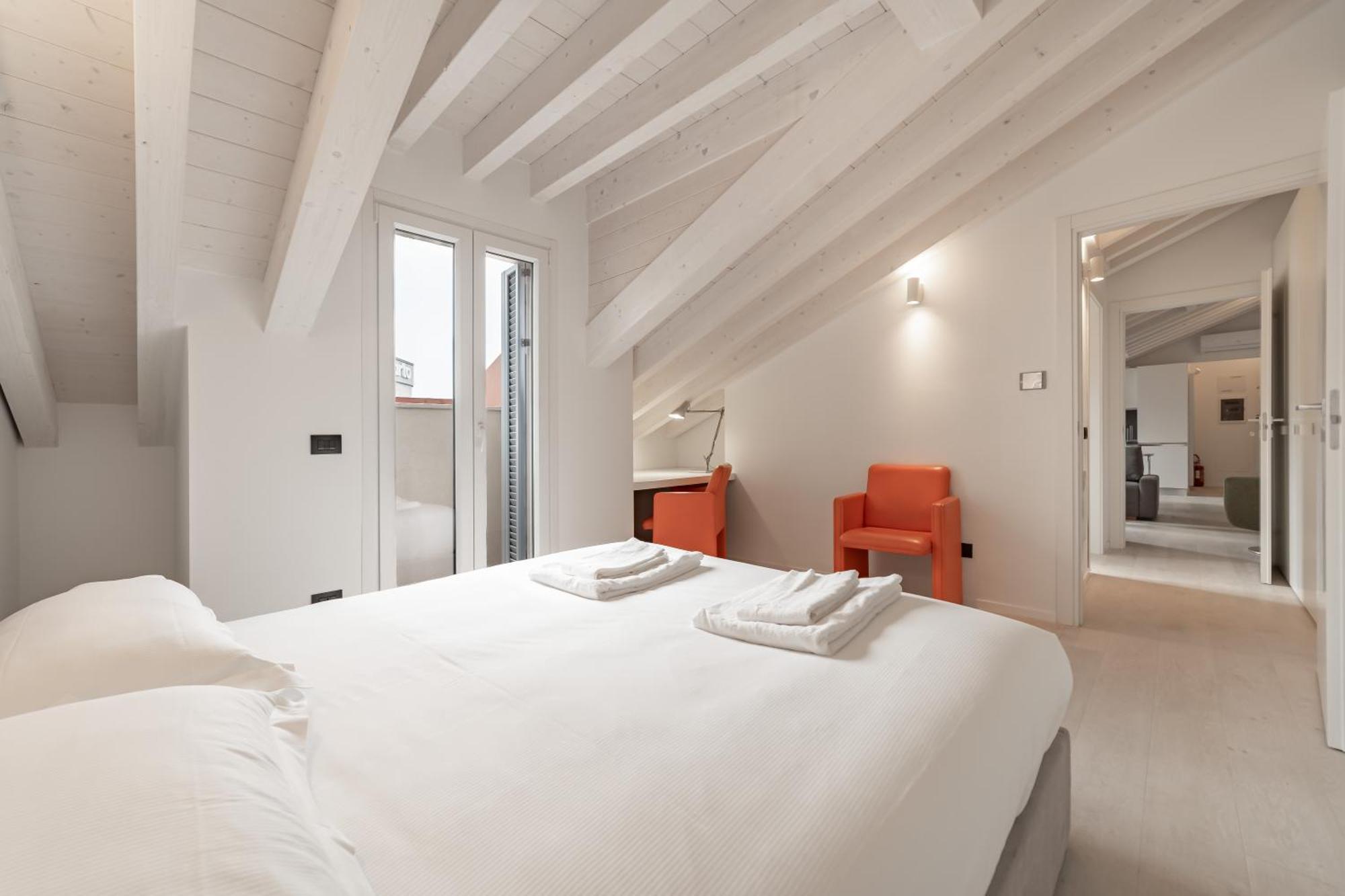 10 Min Walk From Prada, Bocconi And Metro Milano