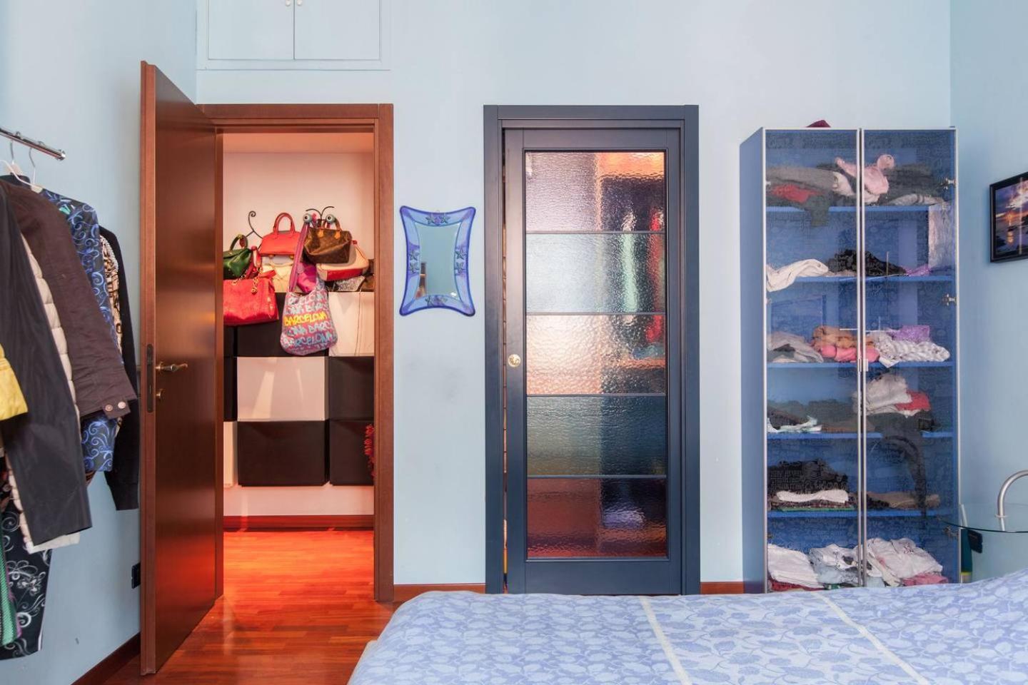 A Quiet And Loving Gem In The Center Of Appartamento