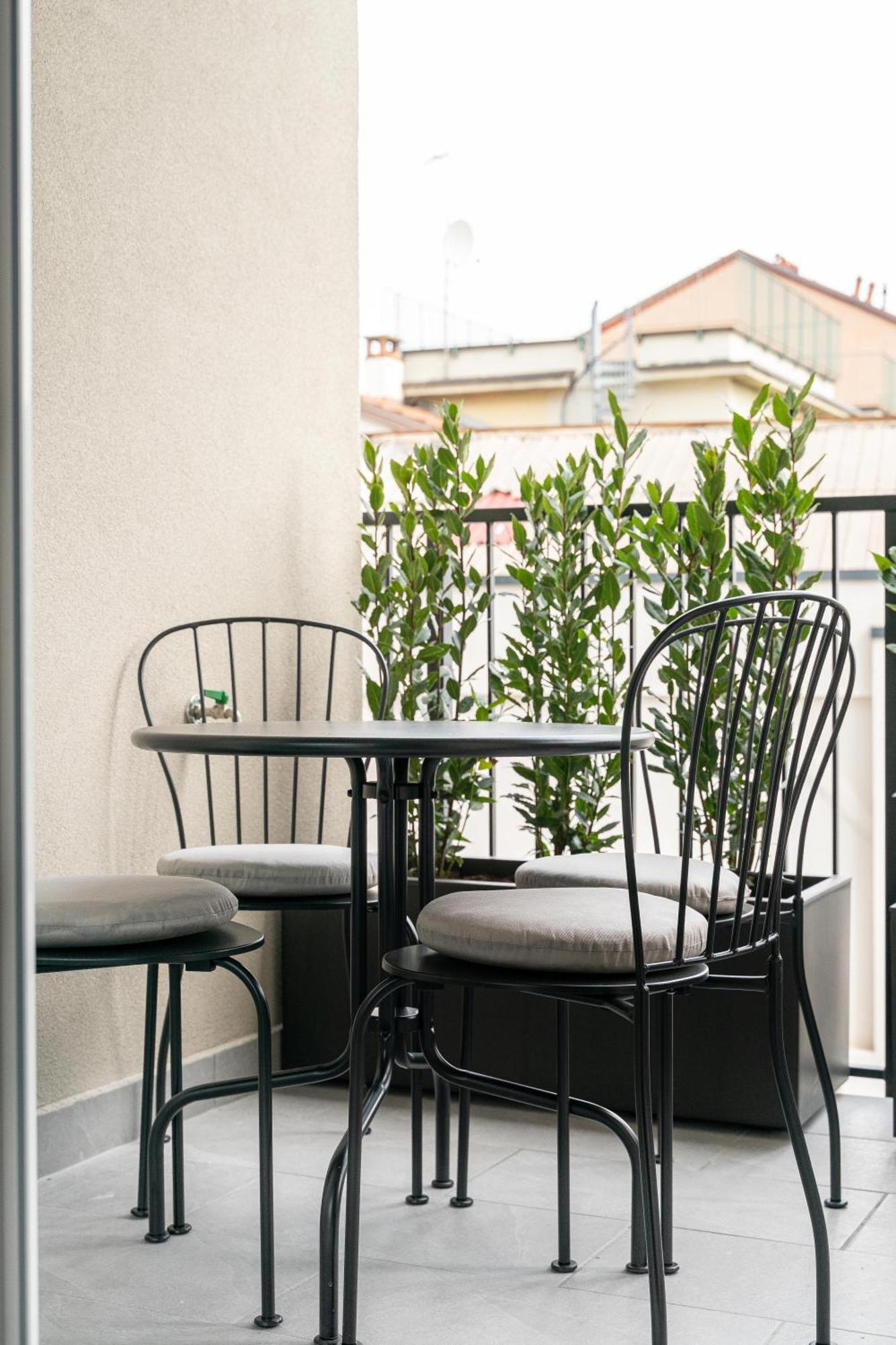 Apartment Certosa District - Modern Flat & Free Box Parking