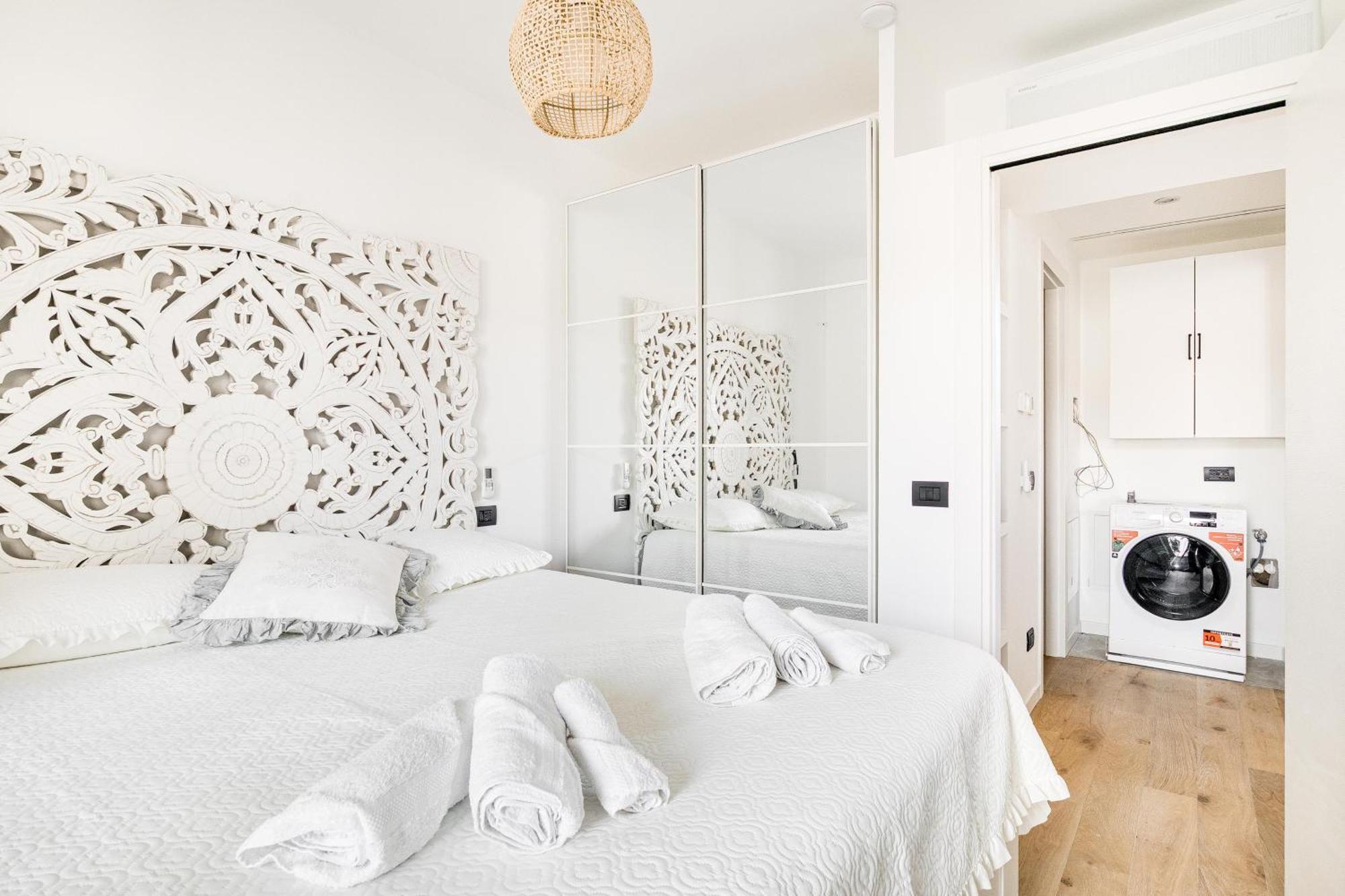 Certosa District - Modern Flat & Free Box Parking Apartment Milan