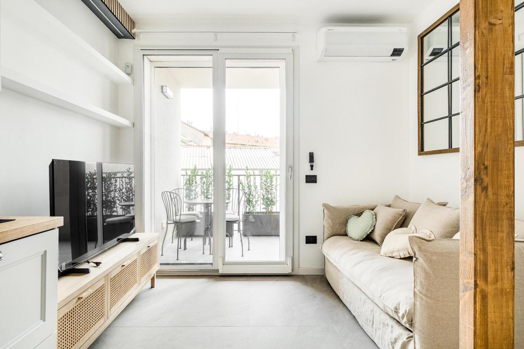 Certosa District - Modern Flat & Free Box Parking