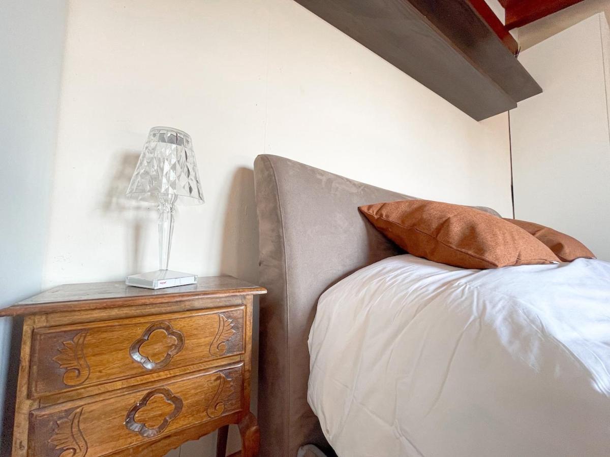 The Urban Nest 2, Spacious, Wifi And Near The Red Metro Lejlighed *