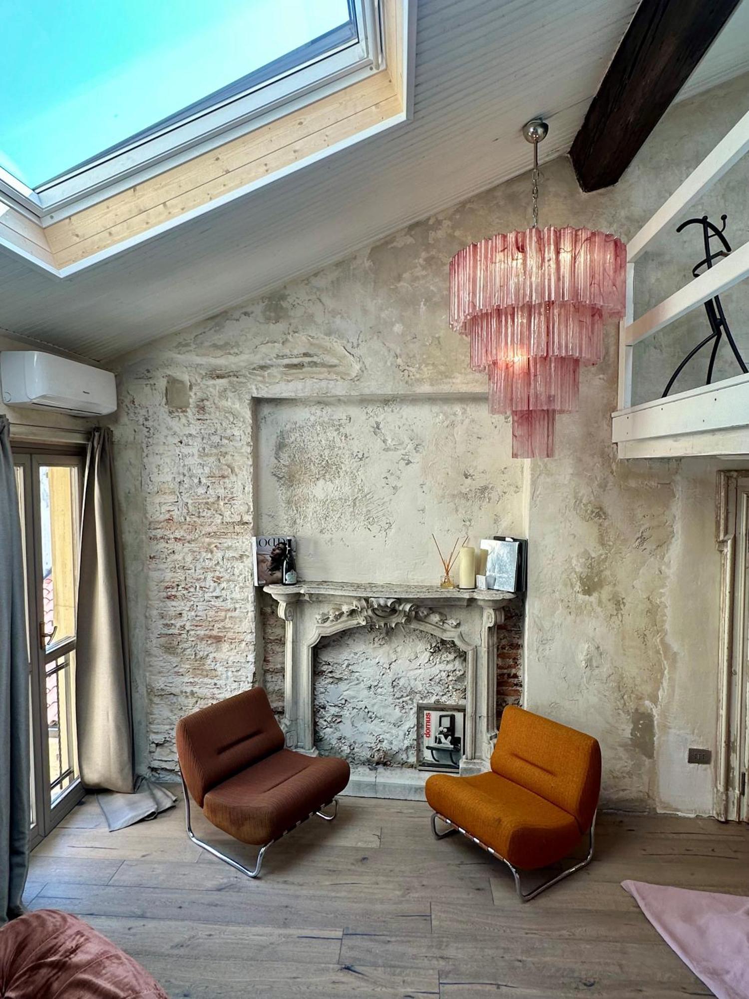 Charming And Design Attic Loft In Coolest Area Navigli Ticinese Milaan