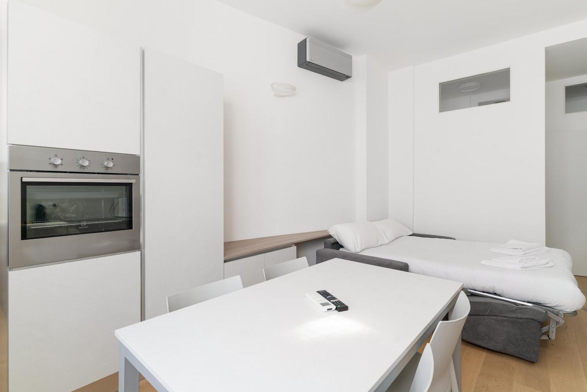 Porta Romana - Luminoso Bilocale Apartment Milan