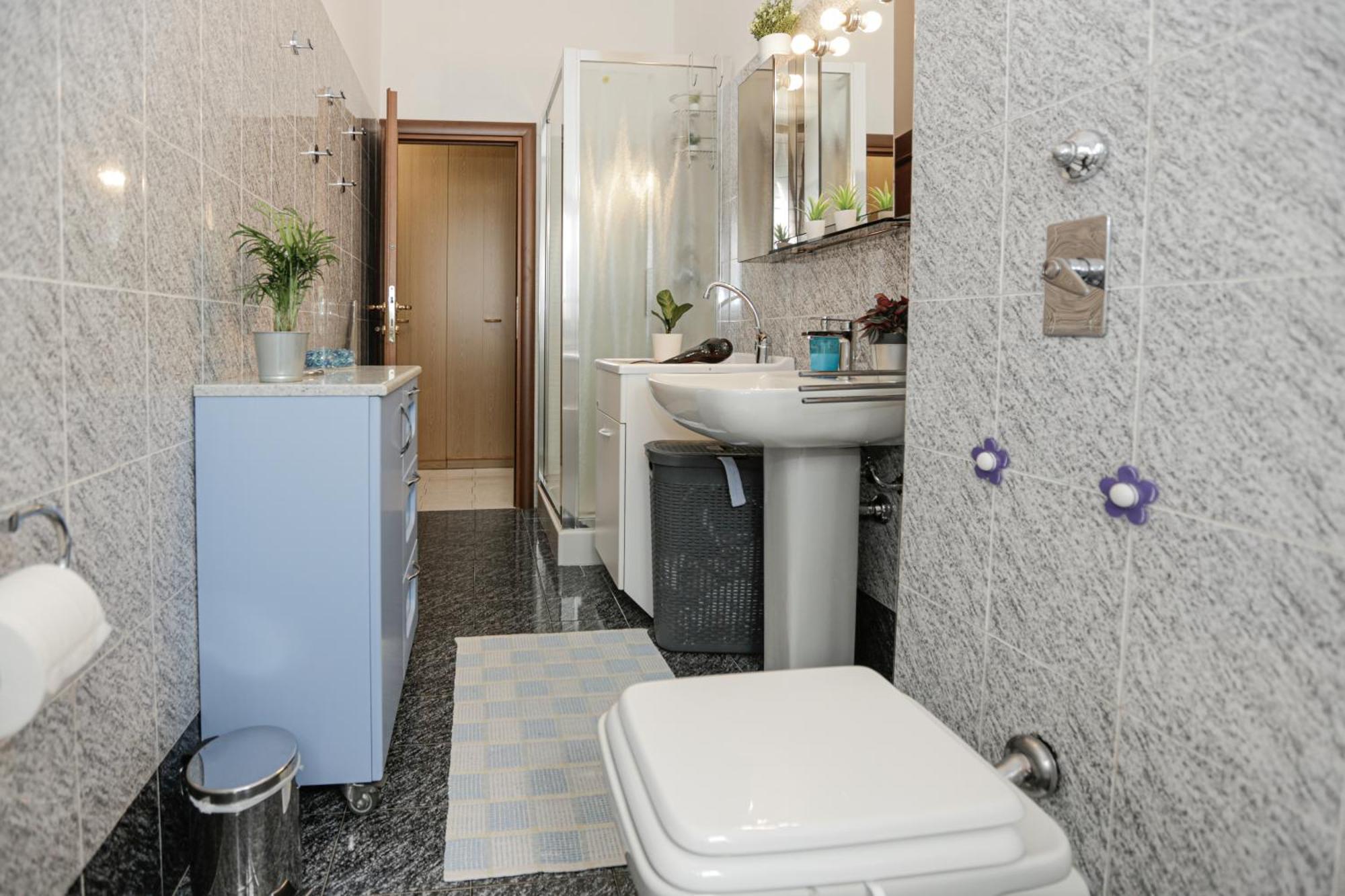 Cozy Room In Elegant Flat Shared With Alex, Tube 5 Min Walking * Milano