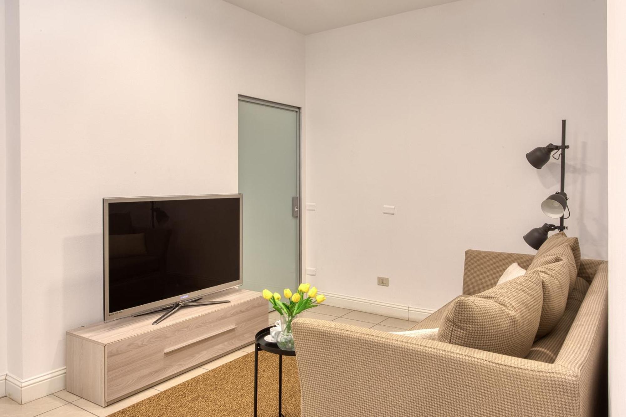 Easylife - Elegante E Rifinito Vista Duomo In Piazza San Babila Appartamento *