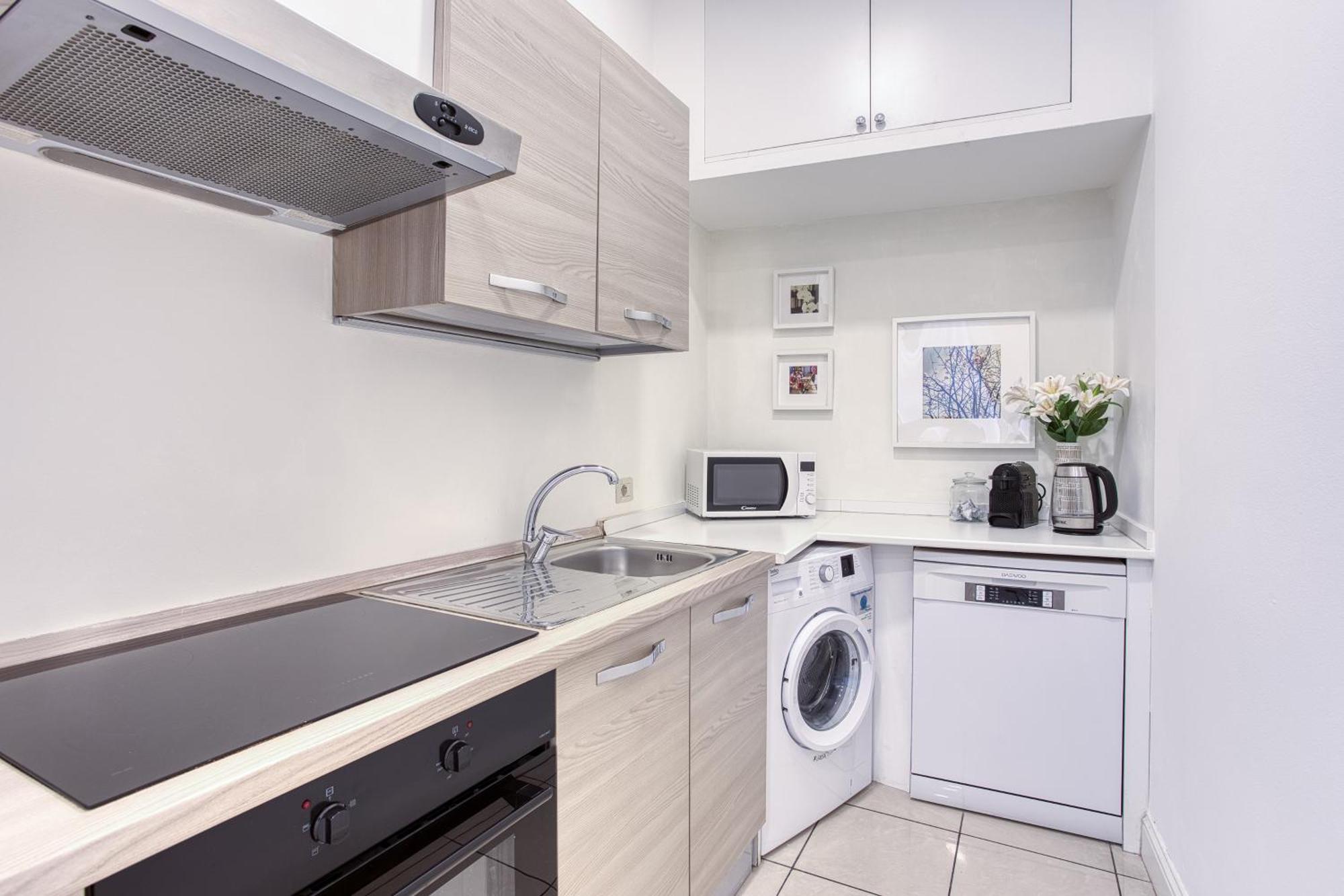 Appartamento Easylife - Elegante E Rifinito Vista Duomo In Piazza San Babila Milano