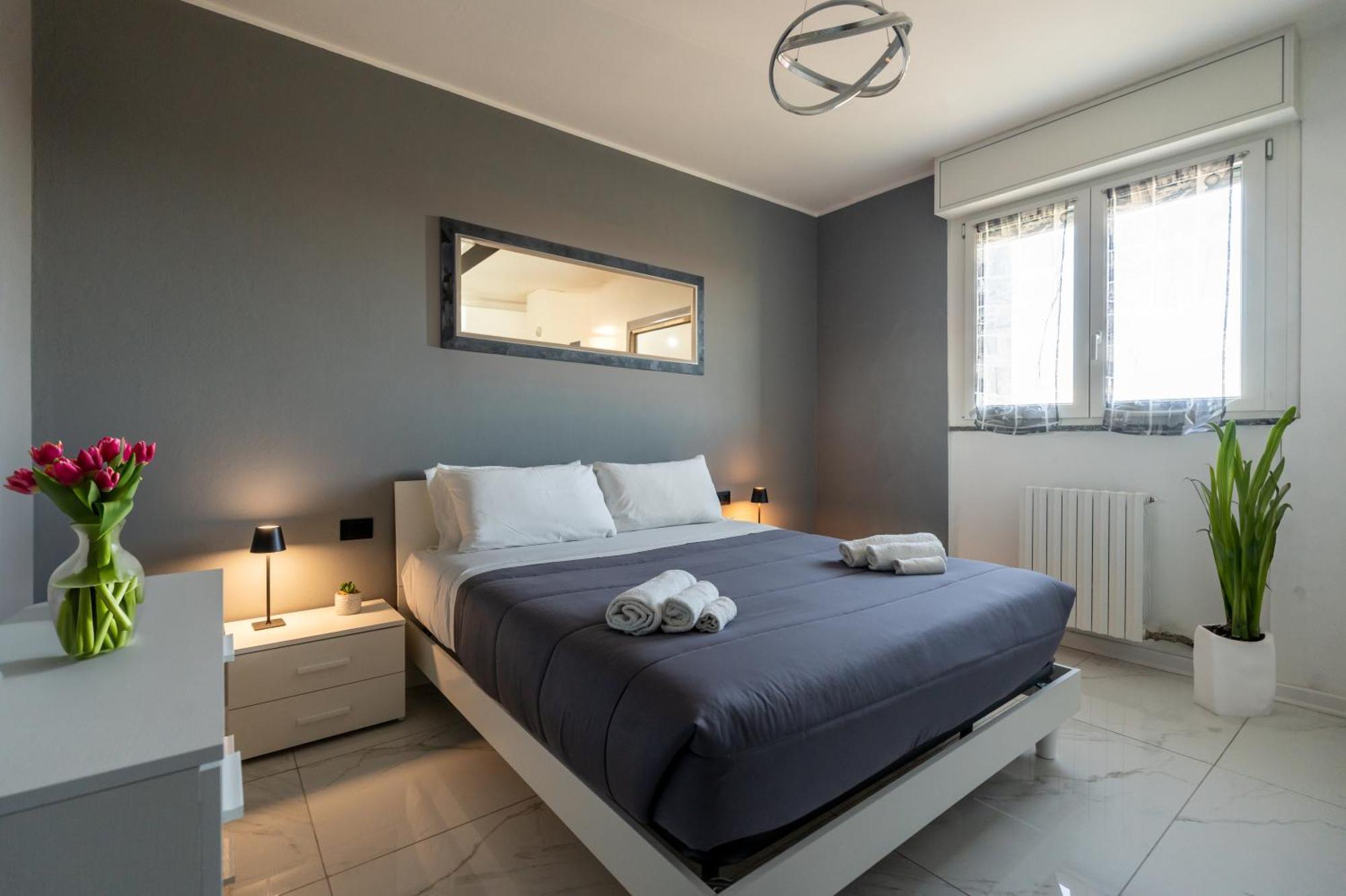 New With 4 Bedrooms Apartment *
